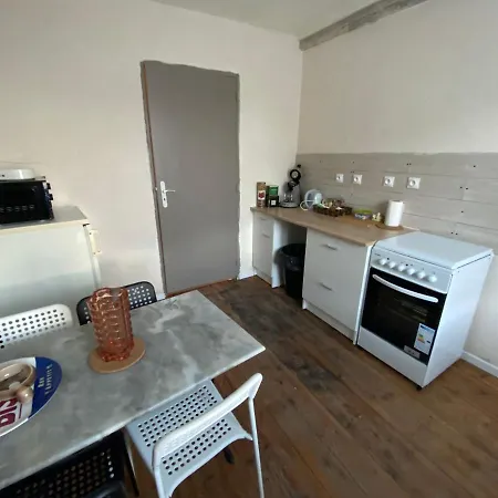 Appart Au 1 Etage Saint-Remy-sur-Durolle Exterior photo