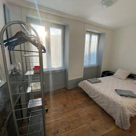 Appart Au 1 Etage Saint-Remy-sur-Durolle Exterior photo