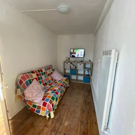 Appart Au 1 Etage Saint-Remy-sur-Durolle Exterior photo